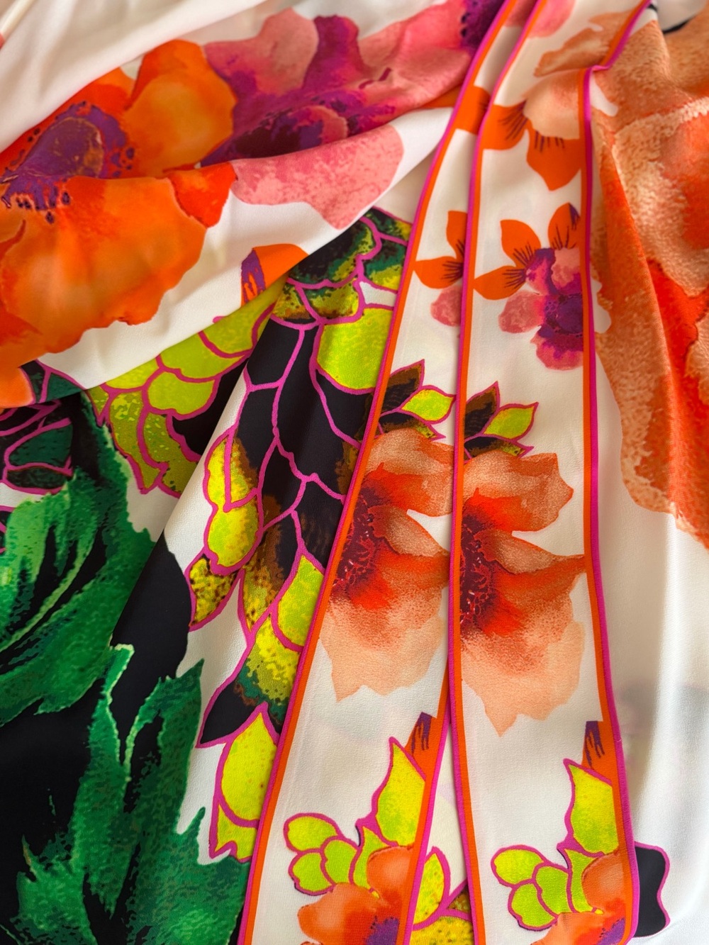 NWT CAMILLA Asymmetric Hardware Kaftan “Pretty As A Poppy” 100% Silk Crystal S/M - Picture 4 of 10